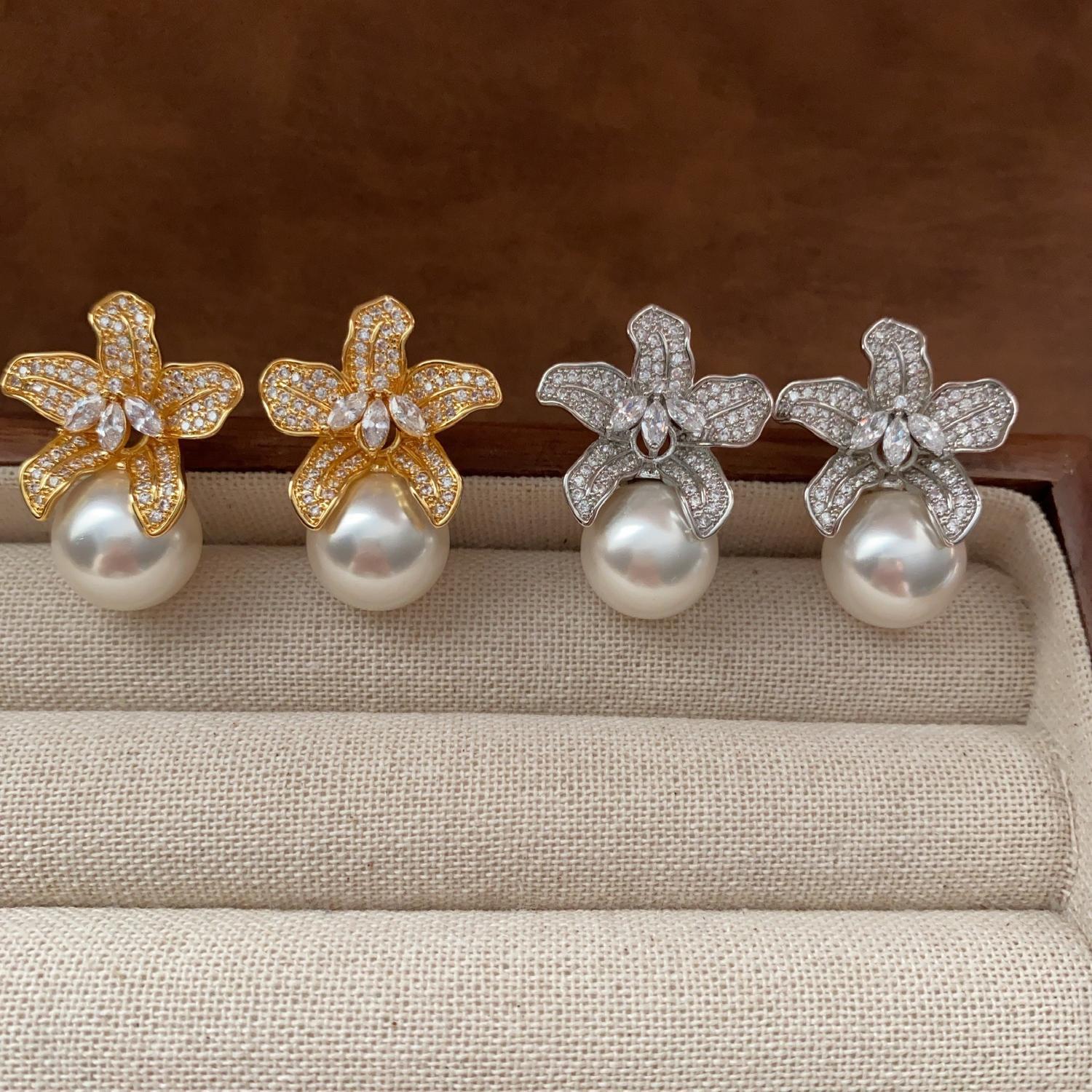 Super fairy full diamond flower pearl stud earrings for women, Korean version, light luxury and high-end feel, diamond-encrusted flower earrings, fashionable and elegant earrings Specification drawing