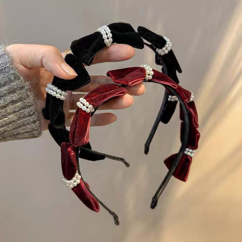 Autumn and winter French retro pearl velvet bow headband for women, elegant and stylish princess headband, hairpin and headwear full figure