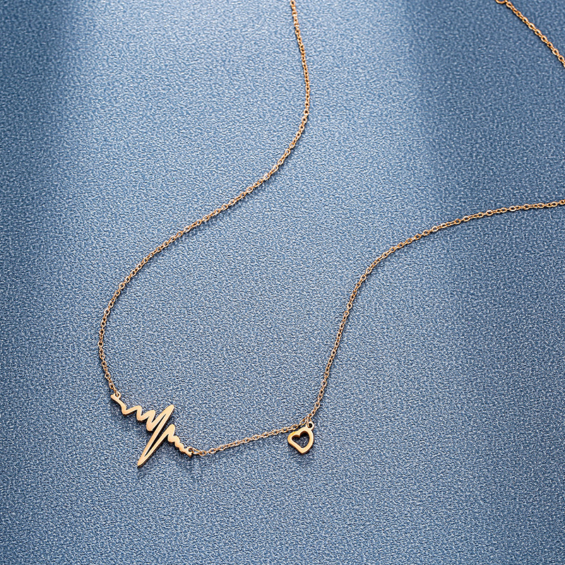 Titanium steel non-fading simple necklace, personalized heart-shaped pendant for women, the feeling of a heartbeat, pendant design for collarbone Application Scenario