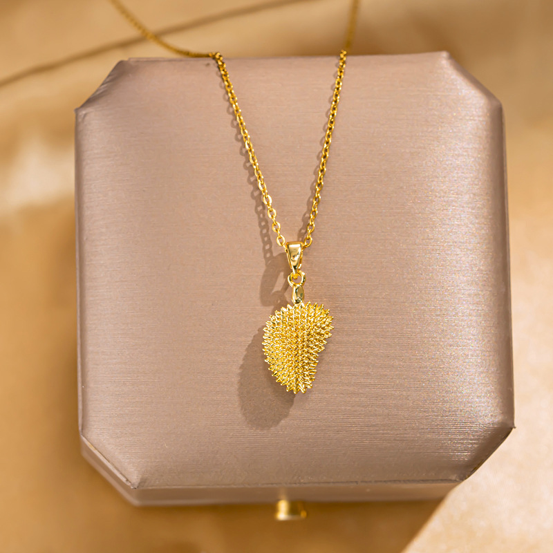 A Douyin hit durian necklace with a unique female design that will last a lifetime. Titanium steel coldbone chain, a popular gift for the Qixi Festival full figure