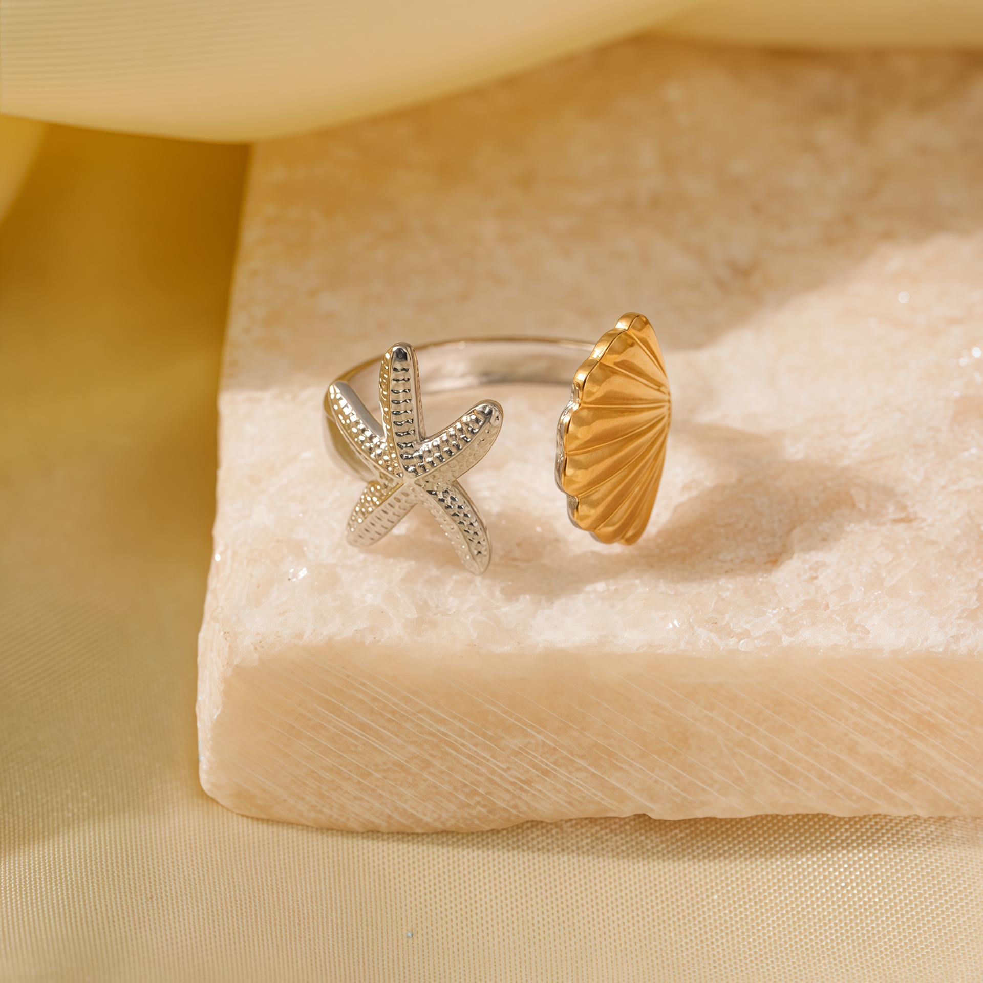 European and American fashionable stainless steel simple hollowed-out geometric ring for women, hip-hop personality, adjustable opening titanium steel ring Application Scenario