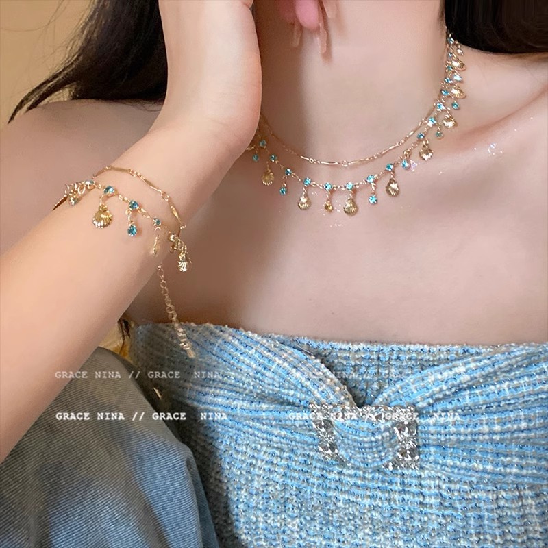 The exotic Princess blue zirconium shell necklace exudes a sense of light luxury and sophistication. It features a double-layer layering style and a unique collarbone chain accessory details Picture