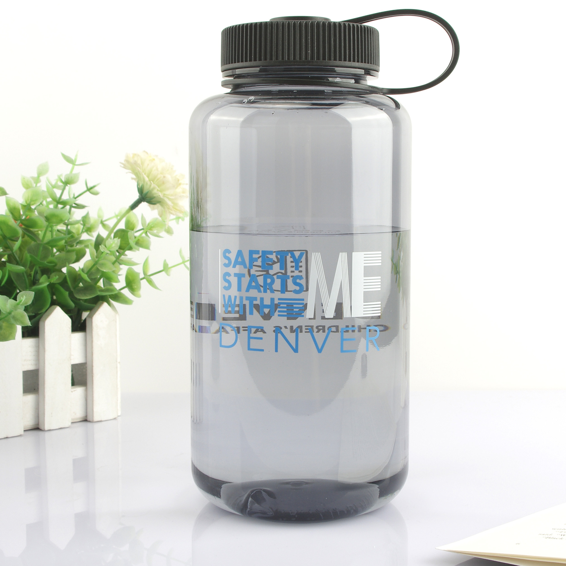 Cross-border water cup, large-capacity plastic men's outdoor sports water bottle, portable summer student water bottle, sports space cup full figure