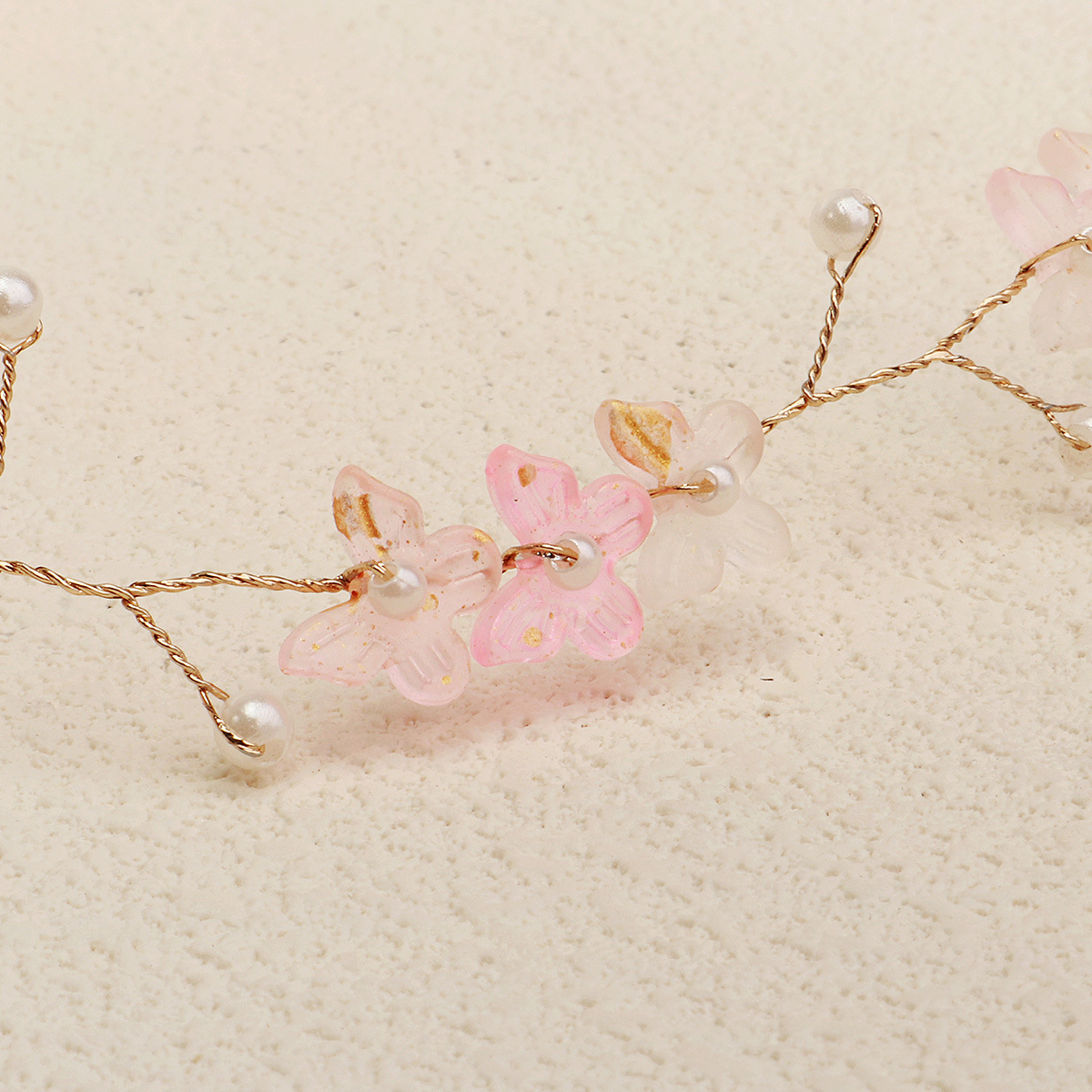 Korean-style simple bride hair bands, ancient-style beautiful pearl beaded hair accessories, forest-style handcrafted butterfly braided hair bands wholesale Application Scenario