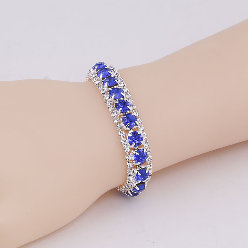 Cross-border jewelry wholesale: Blue zircon wedding three-piece set, necklace, earrings, bracelet, bride jewelry ZN010 Application Scenario
