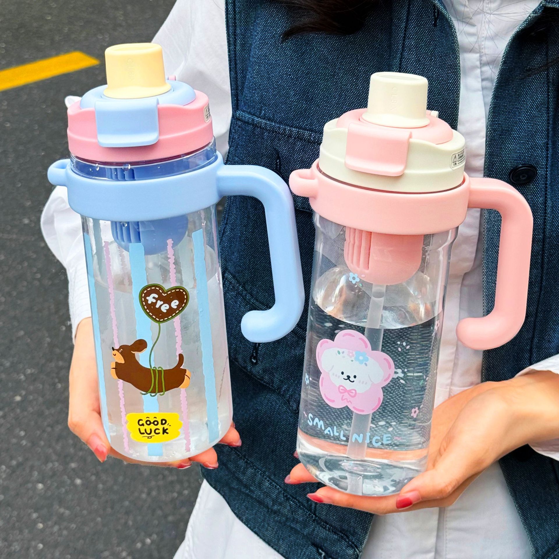 Cartoon large-capacity ice cup, high appearance level for girls, double-drinking straw cup with handle, portable tea brewing summer water cup full figure
