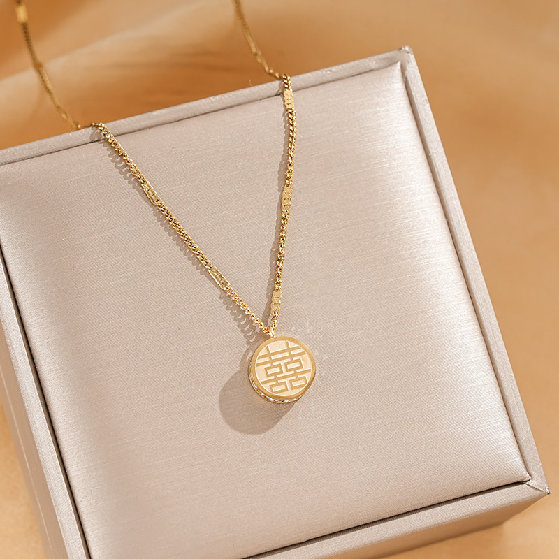 The new Chinese-style Fuxi double-sided titanium steel necklace is a fashionable and versatile accessory for women, a popular collarbone chain, and a high-end and elegant accessory for Internet celebrities details Picture