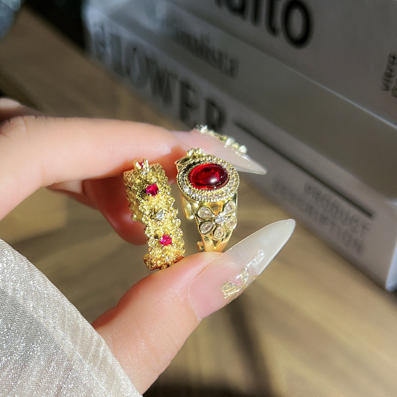 vintage exquisite, light luxury, layered ring for women, retro ruby stone, high-end and fashionable gold ring details Picture