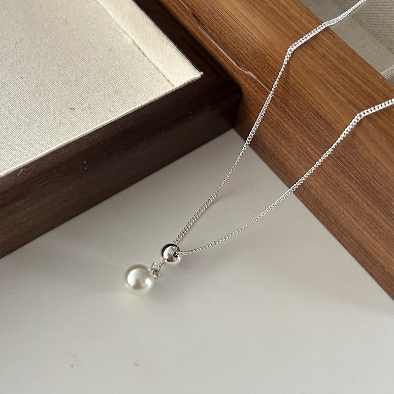 Silver-white double-layer pearl pendant necklace, a light luxury and ladylike high-end French sweater chain, a versatile and elegant accessory Item Picture