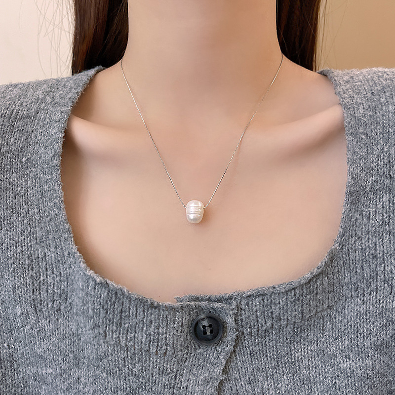 Wholesale of new Korean simple and irregular pearl necklaces that are trendy, light luxury, and popular on Instagram details Picture