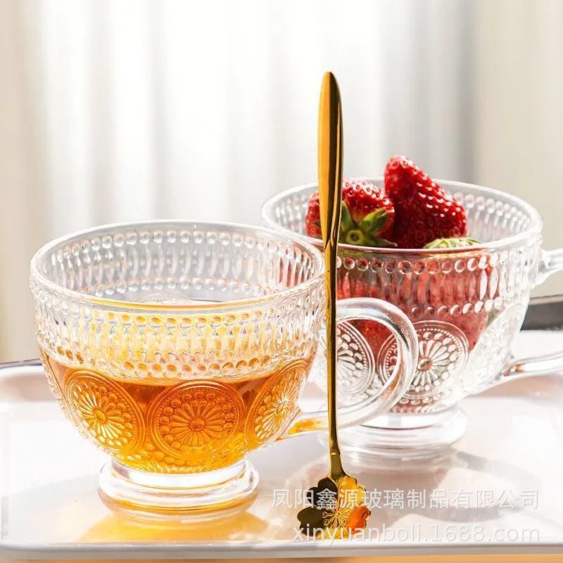 Glass cup, embossed sunflower water cup, summer milk breakfast oatmeal cup, ins style household tea cup with handle spoon Specification drawing