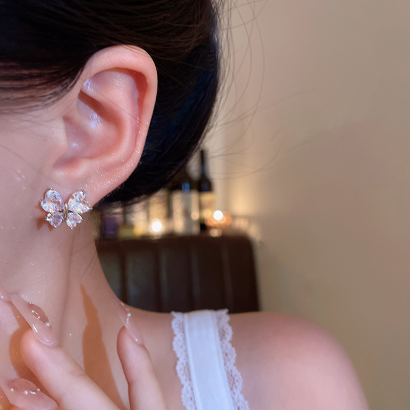 Sparkling Zircon butterfly earrings for women, light luxury, niche, exquisite and high-end, with a unique and cool touch. Earrings for women Application Scenario