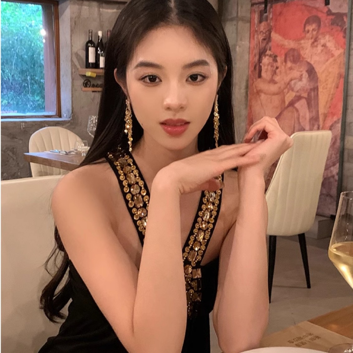 Korean-style heiress charm, sparkling diamond sequined tassel earrings, high-end and light luxury earrings for women, unique stud earrings for women, making the face look smaller Specification drawing