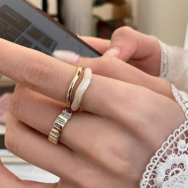 A new, fashionable and individual open-top ring with a light luxury and high-end feel, featuring a niche design and a cold style Specification drawing
