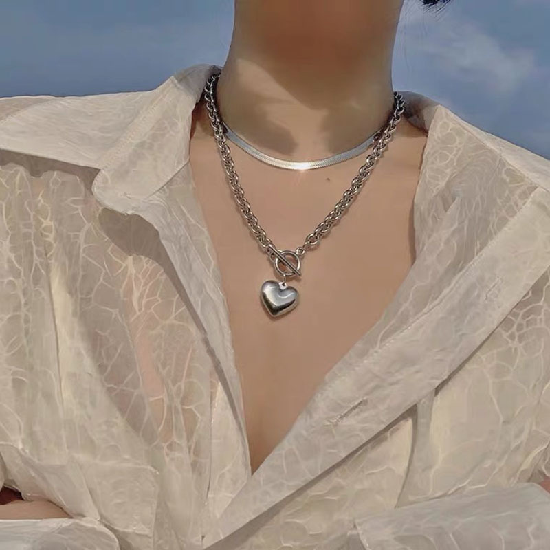 【 All-titanium Steel 】 Color-preserving punk hip-hop style necklace, a trendy and simple front-buckle heart-shaped collarbone chain Specification drawing