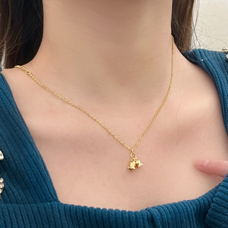 Super soothing, golden, gentle and elegant collarbone chain, original design, delicate floral lily of the valley small necklace pendant details Picture