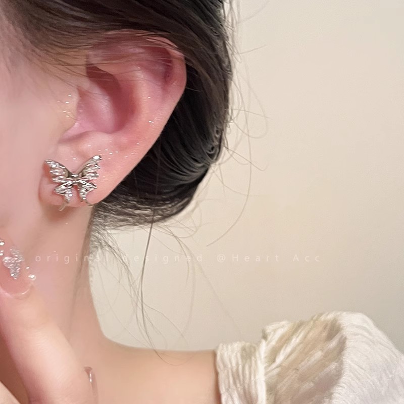 Hollowed-out butterfly zircon earrings, women's micro-inlaid, high-end and simple stud earrings, 2025 new bestseller, versatile and trendy earrings Specification drawing