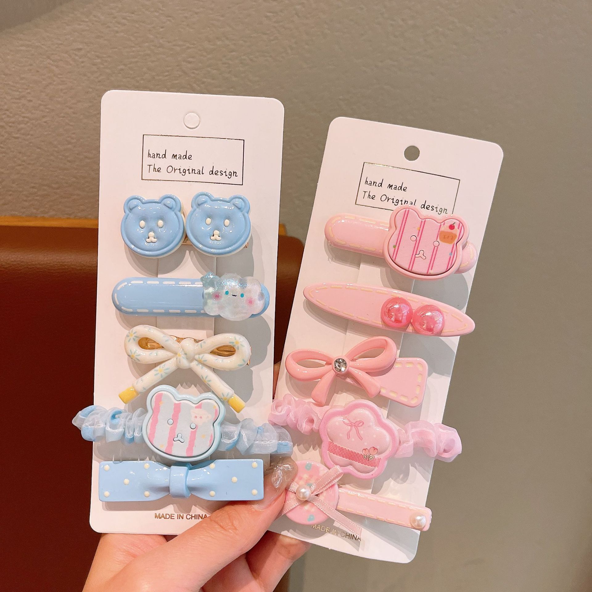 The ice cream-colored cute children's hairpin and hair band set fabric sausage ring has a sweet and girlish heart. The side clip is fresh hair accessory Application Scenario