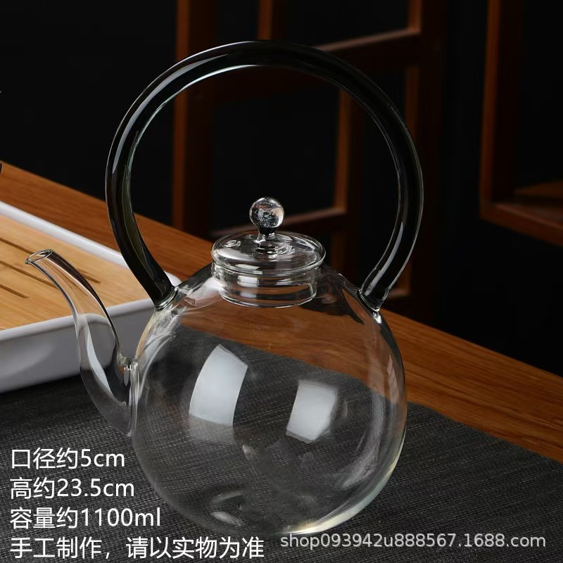 This is a light luxury handcrafted heat-resistant glass starry sky teapot that can be heated by an electric ceramic stove. It is a Taiwanese galaxy starry sky glass teapot details Picture