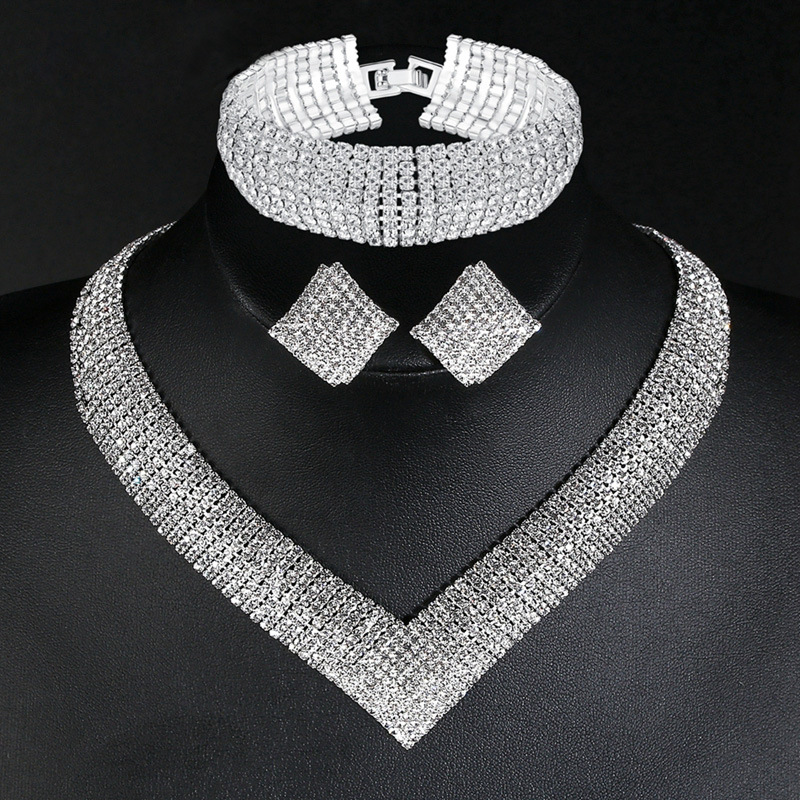 The N5423 set of elegant and shiny rhinestone luxury earrings, earrings, necklaces and bracelets for brides, a cross-border bestseller from Europe and America full figure