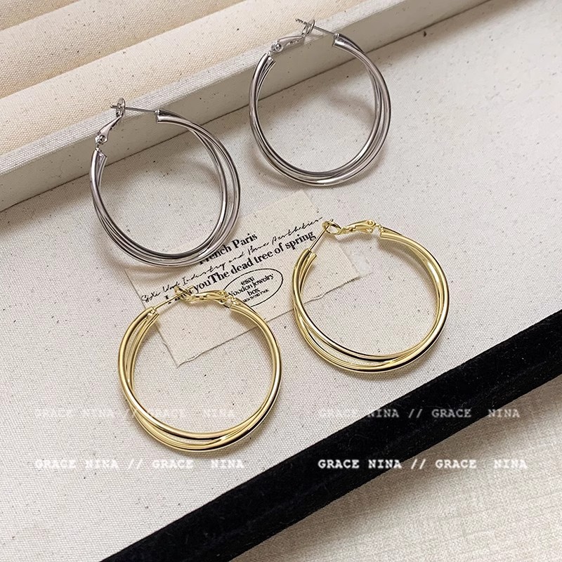 High-end double-layer exaggerated large circle earrings for women, light luxury, niche and high-end fashion, plain ring ear studs, elegant earrings details Picture