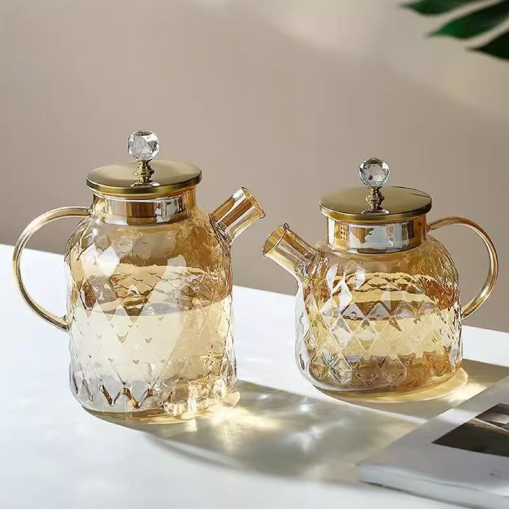 Heat-resistant glass cooling water bottle, high appearance level cold water bottle, refrigerator beverage pot, household large-capacity glass Lanling pot, tea set Application Scenario