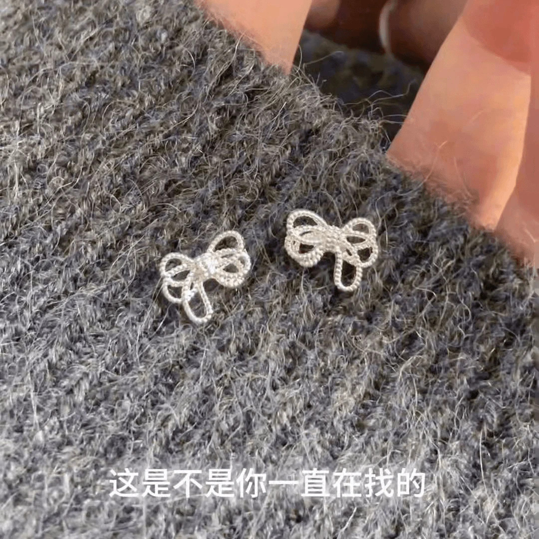 Multi-layer bow stud earrings, a new bestseller in 2025, with a unique and niche style, are women's light luxury and high-end earrings full figure