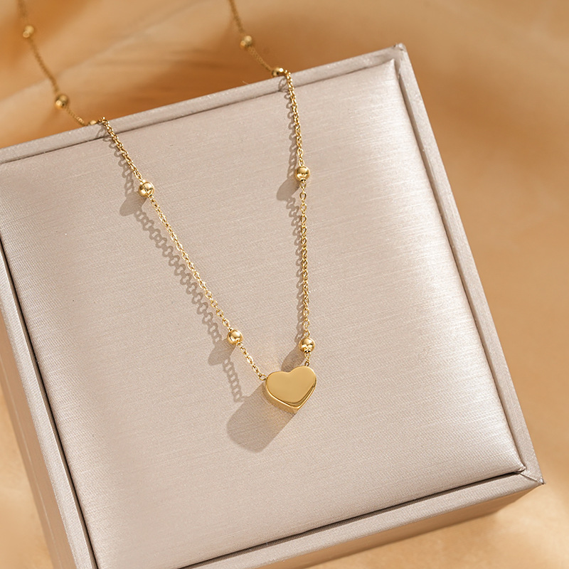 Doudou Chain Heart-shaped titanium steel necklace, a fashionable and simple collarbone chain for women, a popular light luxury accessory that doesn't fade and is versatile. Wholesale details Picture