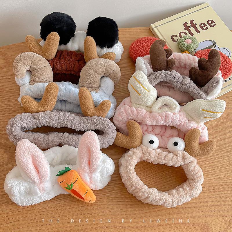A cute hair band for girls, a trendy 2021 new facial mask headband, a hair tie head cover and headwear details Picture