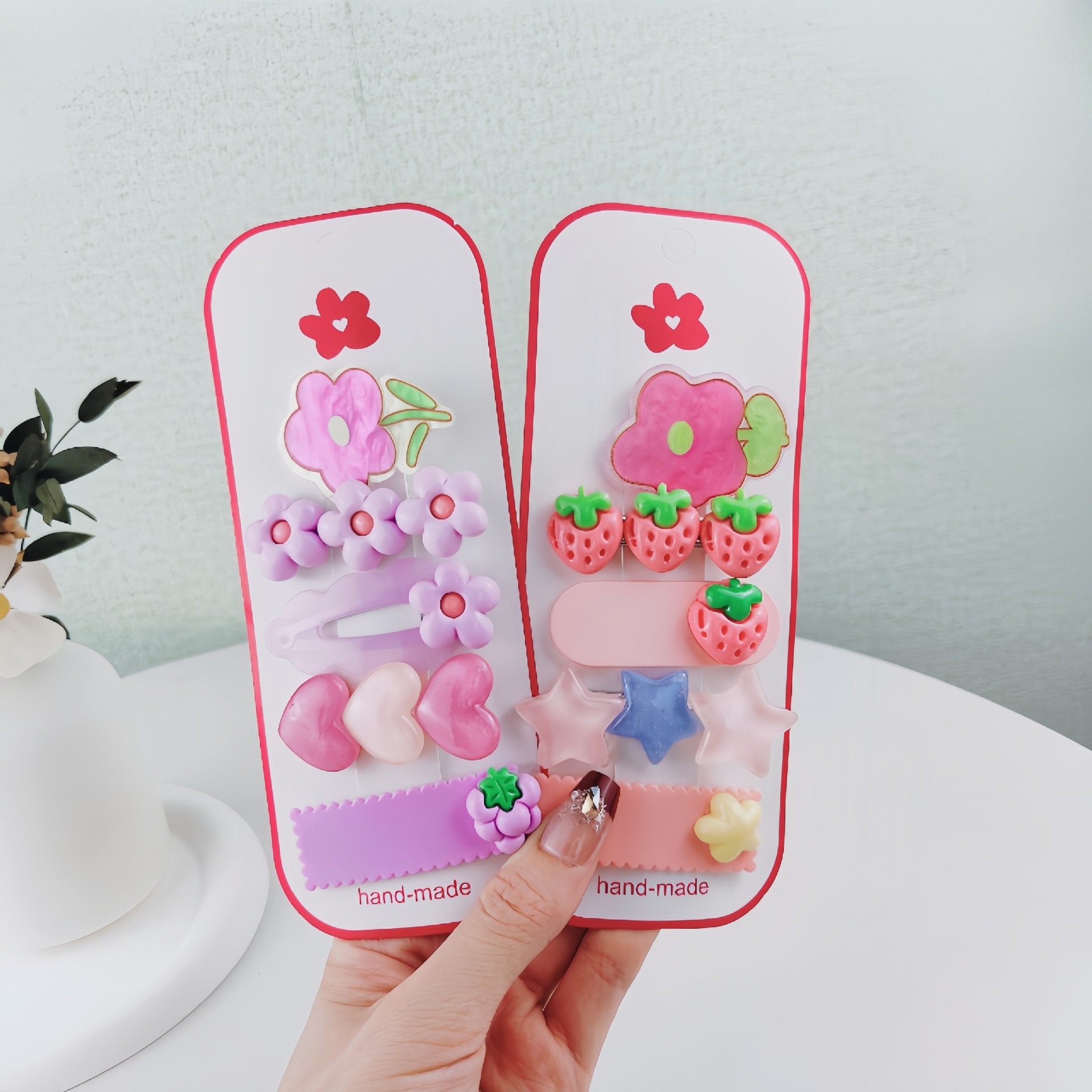 Children's hair clip set, acrylic flower hair clip, dopamine girl strawberry hair clip, girl bangs clip, bb clip Application Scenario