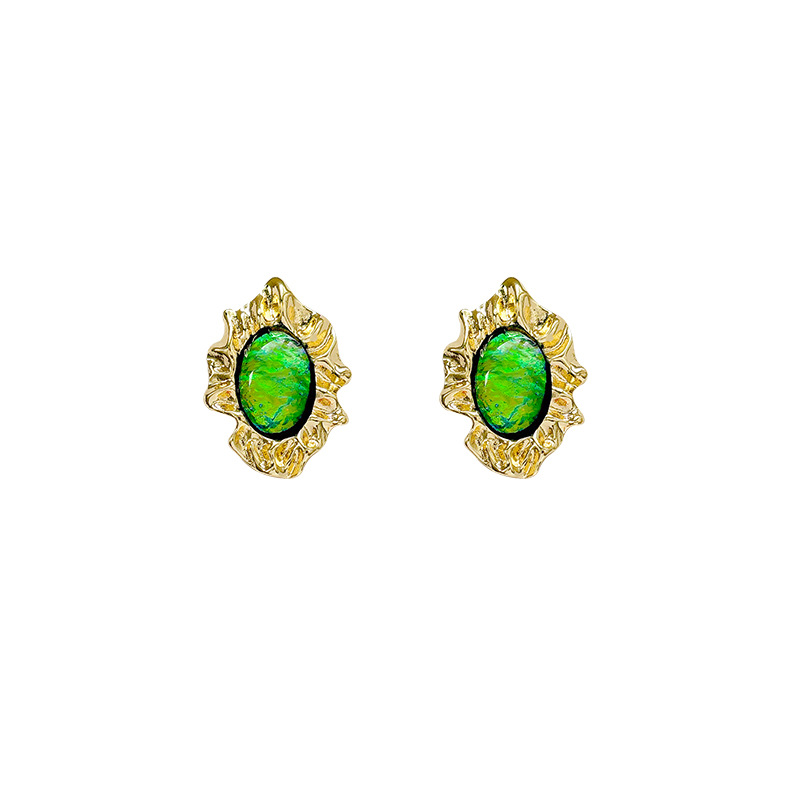 New European and American retro pleated metallic stud earrings, women's middle-aged style irregular green earrings, light luxury style earrings Item Picture