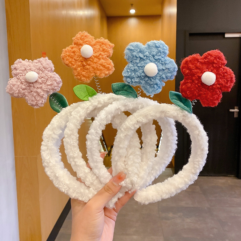 Cute lamb fur flower hair band for washing face in autumn and winter, women's plush anti-slip headband for mask application, hair tie and hair clip details Picture