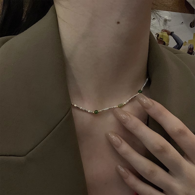 New Chinese-style retro stone beaded necklace, a design sense of women's summer, a niche and light luxury collarbone chain, a Chinese-style neck chain Application Scenario
