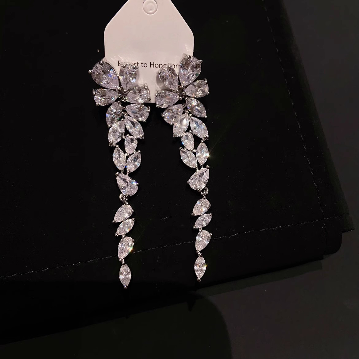 Heavy Industry Zircon Super Sparkle Long tassel stud earrings, round face slimming and elegant earrings, fashionable, light luxury, versatile earrings and accessories Specification drawing