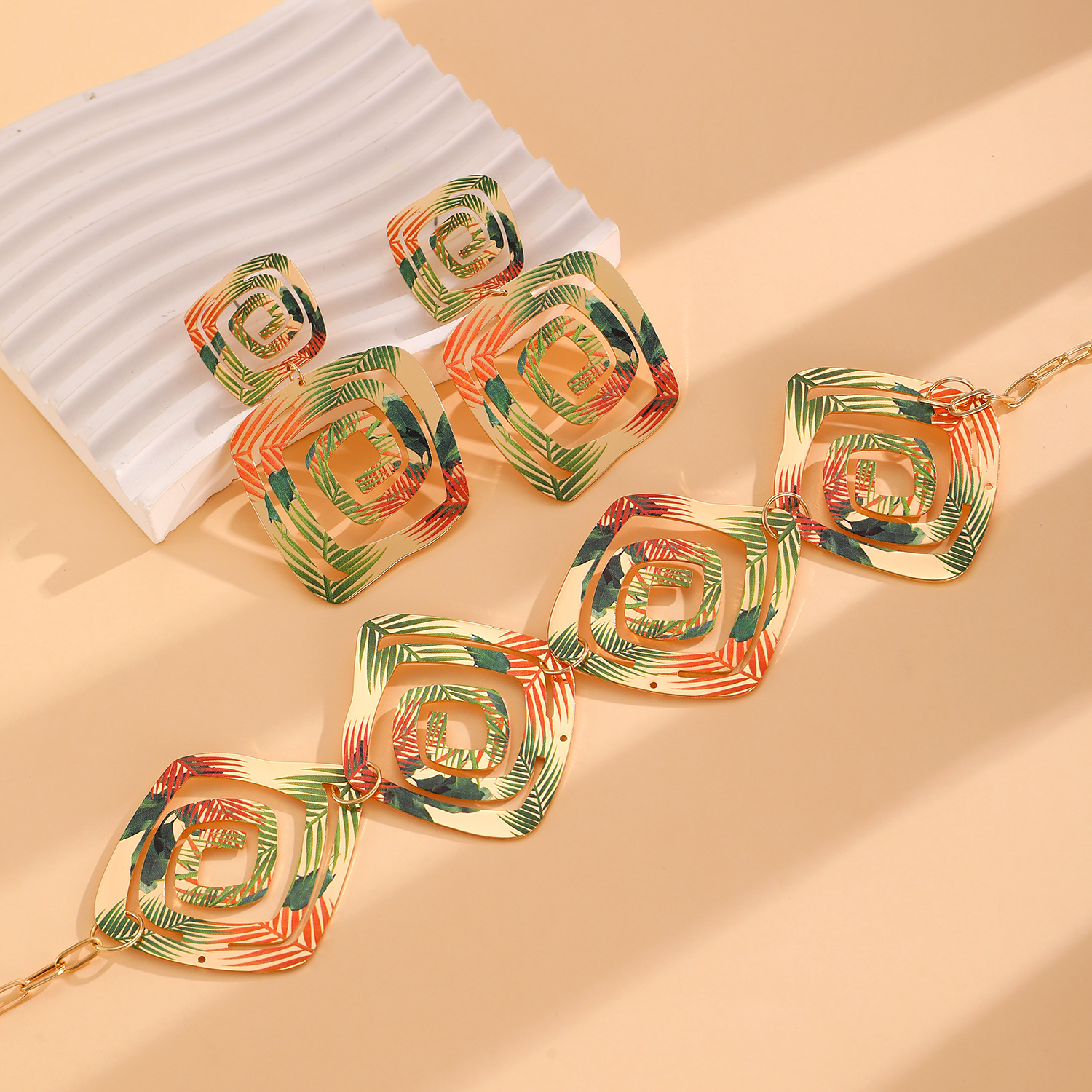 European and American cross-border TEMU exaggerated geometric alloy earrings and necklace set, women's retro ethnic style fake party jewelry details Picture