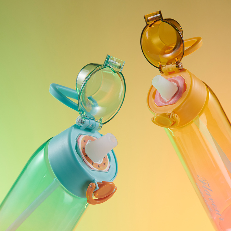 Amazon Cross-border's new dual-color fragrance cup, gradient scent water cup, drinking wonder Tritan Fun Cup Application Scenario