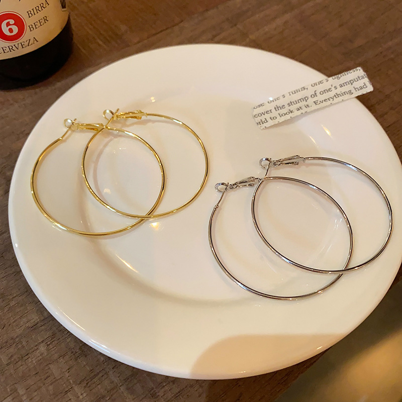 Sweet, cool and refreshing silver large ear rings, high-end plain ring earrings, women's light luxury style, retro ear buckles, ear studs and earrings Specification drawing