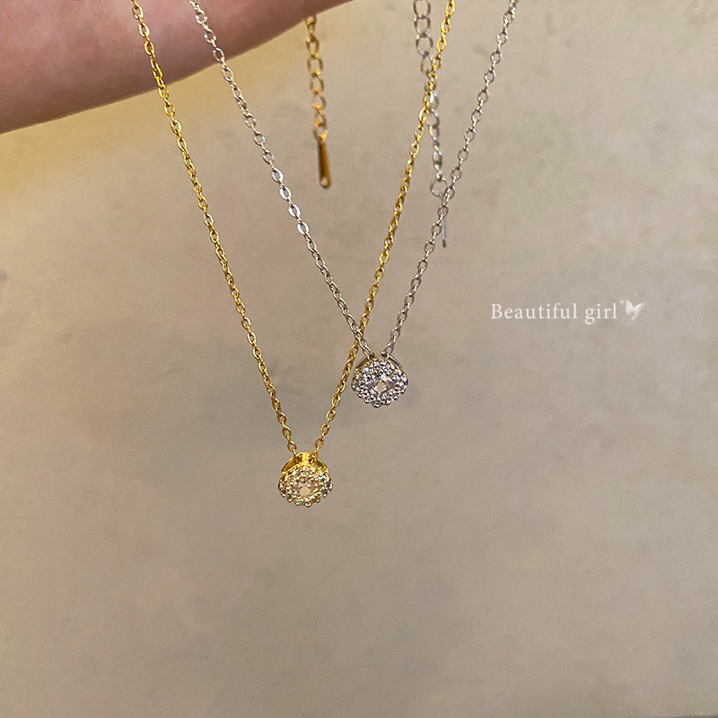 Exquisite full-diamond square sugar titanium steel necklace for women, light luxury, niche design, high-end oval pendant, collarbone chain accessory trend Specification drawing