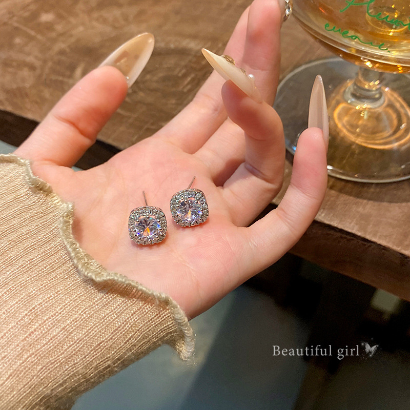 Super shiny full diamond zircon stud earrings for women on Instagram, simple and versatile geometric earrings, high-end and light luxury style earrings details Picture
