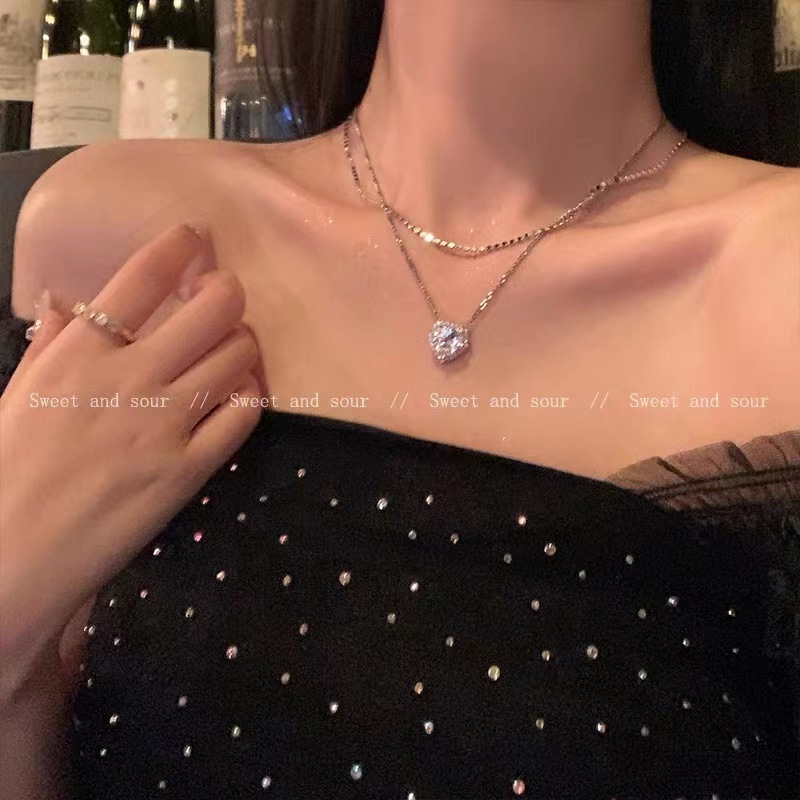 Korean version double-layered heart-shaped necklace for women, with a light luxury and niche design sense, exquisite diamond-encrusted zircon collarbone chain accessory full figure