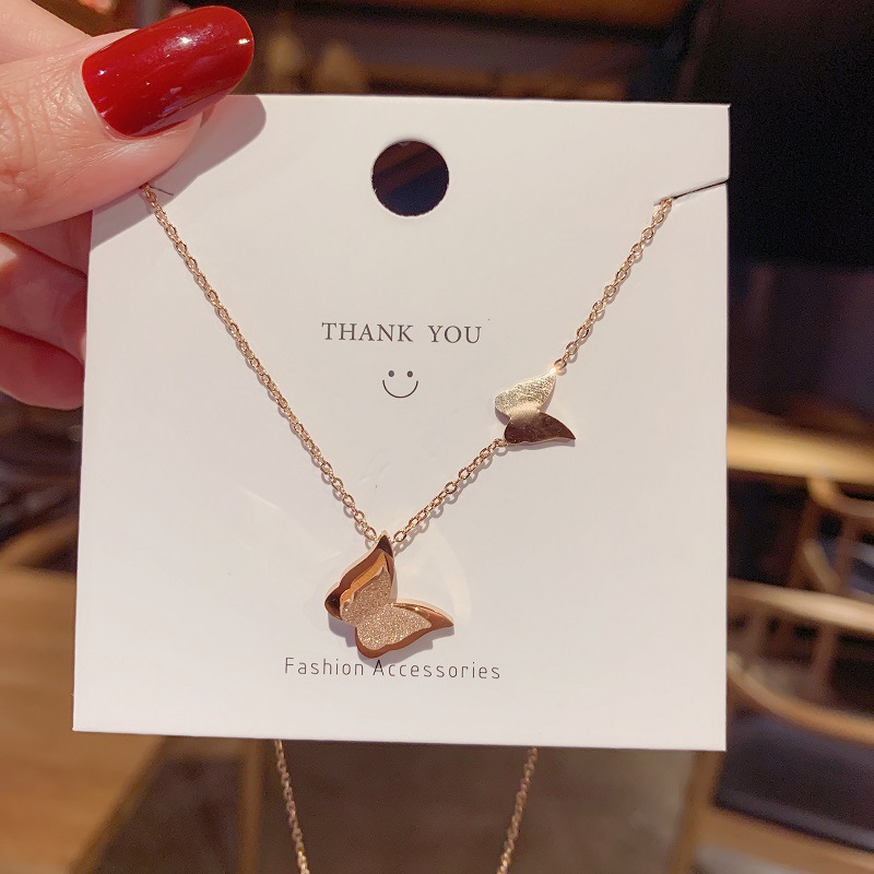 Titanium steel frosted butterfly necklace, a niche and trendy girl's unique collarbone chain, a popular online celebrity that doesn't fade, and a cold style necklace with accessories Specification drawing
