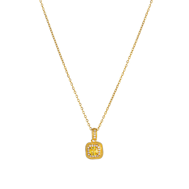 The Douyin hit golden cube sugar titanium steel necklace, a fashionable and exquisite women's fashion zircon square diamond collarbone chain, a trendy and elegant accessory Item Picture