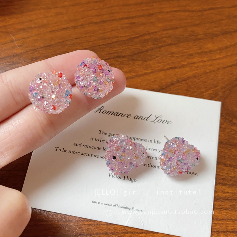 Sweet and colorful resin heart-shaped stud earrings, forest-style cute and fresh round ball earrings, simple and versatile, elegant ear-ear girl details Picture