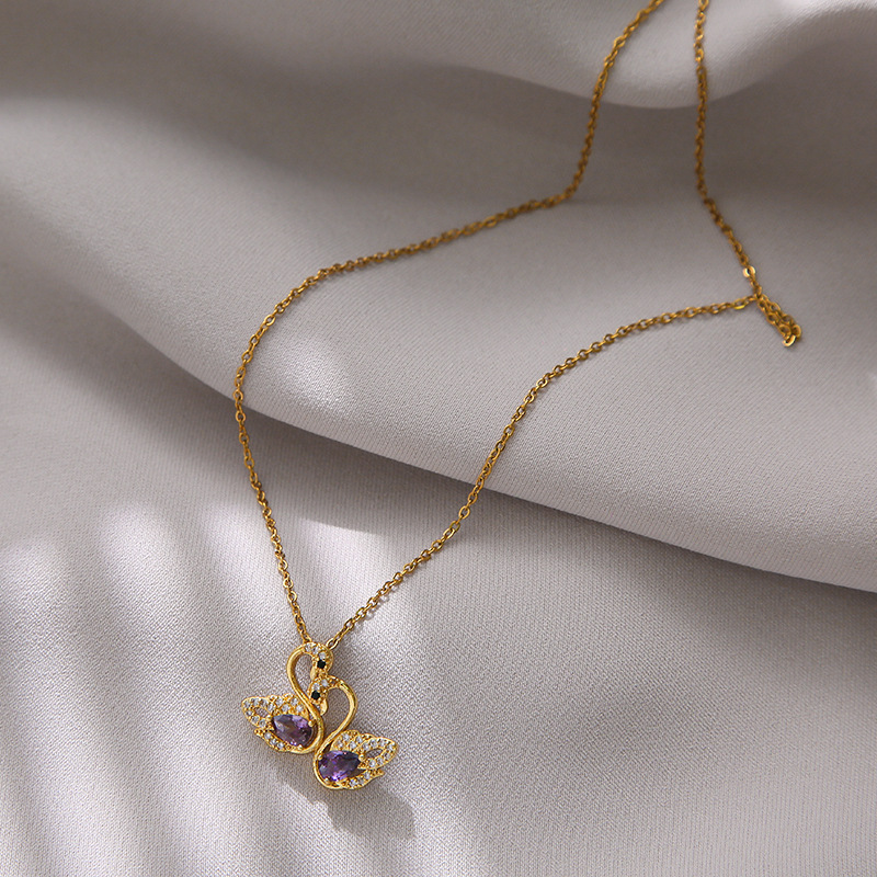 A genuine gold electroplated double swan titanium steel necklace for women, a niche, light luxury brand with full diamonds. It is a fashionable and versatile accessory with exquisite craftsmanship Specification drawing