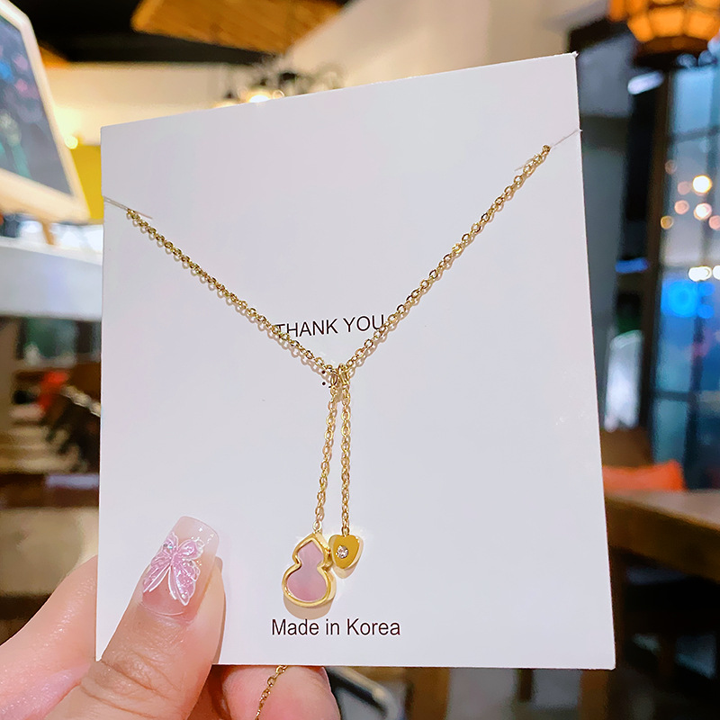 A non-fading 18k gold powder-coated shell tassel gourd titanium steel necklace with a unique feminine charm and a high-end collarbone chain accessory details Picture