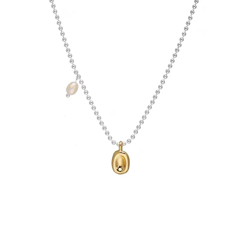 The "Little Golden Bean Pearl Necklace" for women's ins, a light luxury and niche collarbone chain, is a new trendy and versatile necklace from 2023 Item Picture