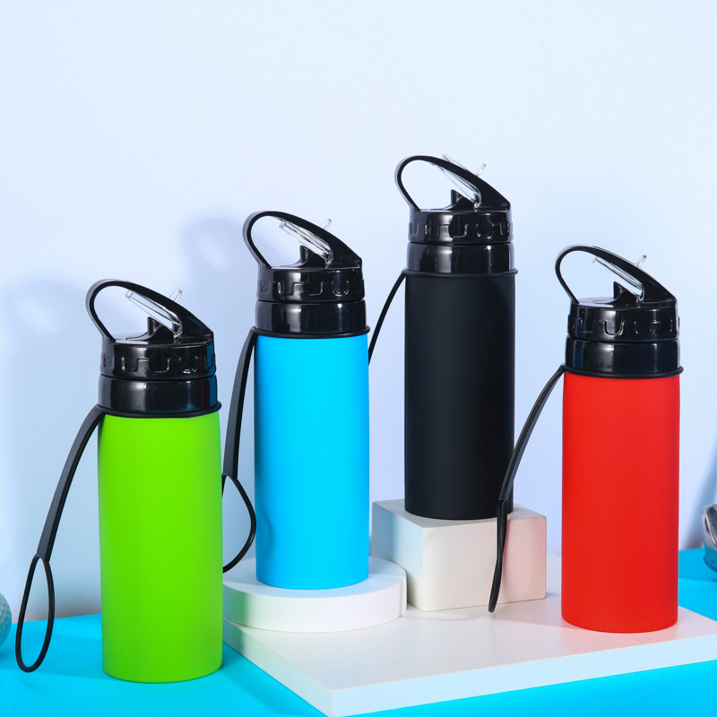 Outdoor portable sports water bottle, travel silicone cup, environmentally friendly and durable silicone folding water cup, portable portable cup full figure