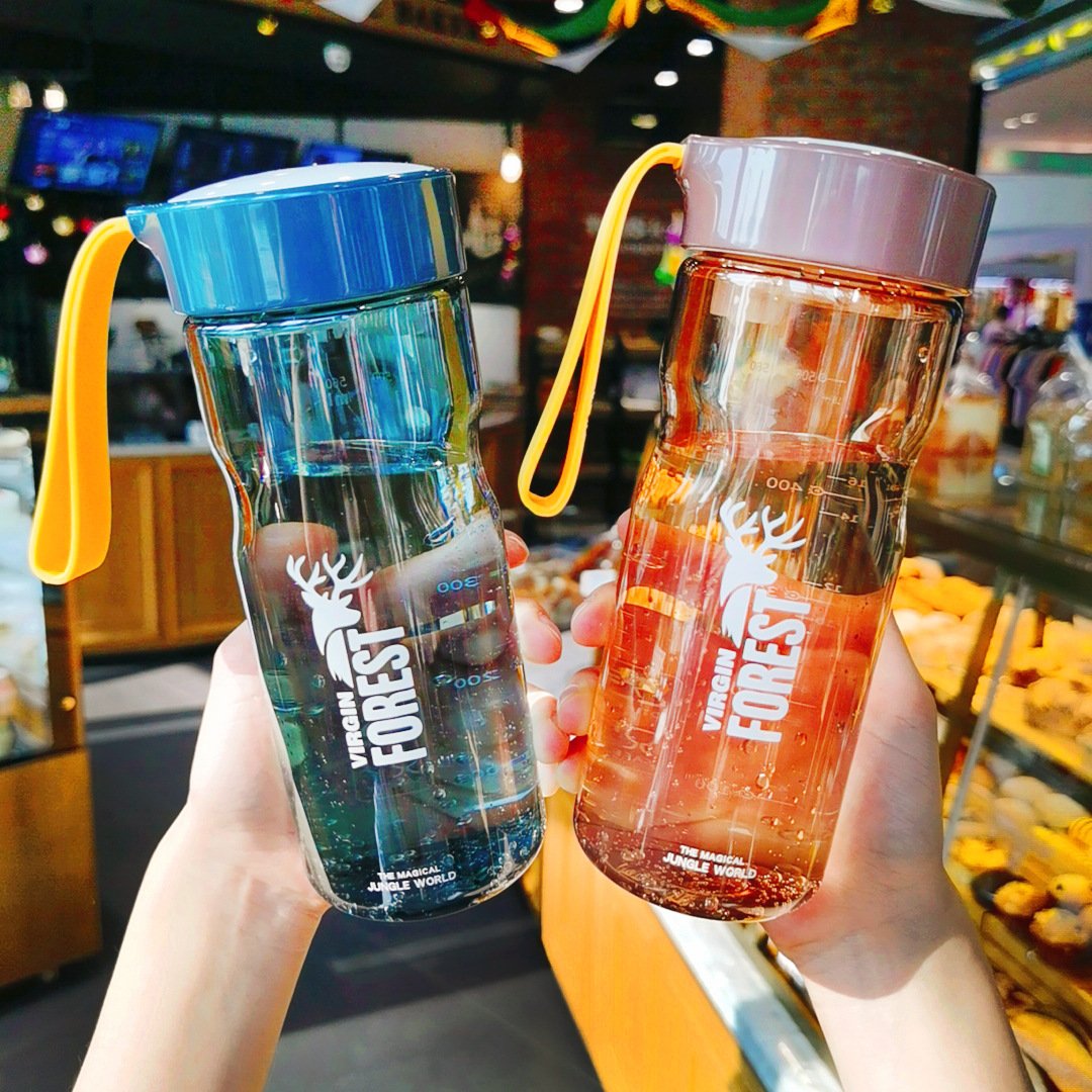 Simple Nordic plastic water cup, student couple Korean version sports casual cup, large-capacity portable anti-drop creative cup details Picture