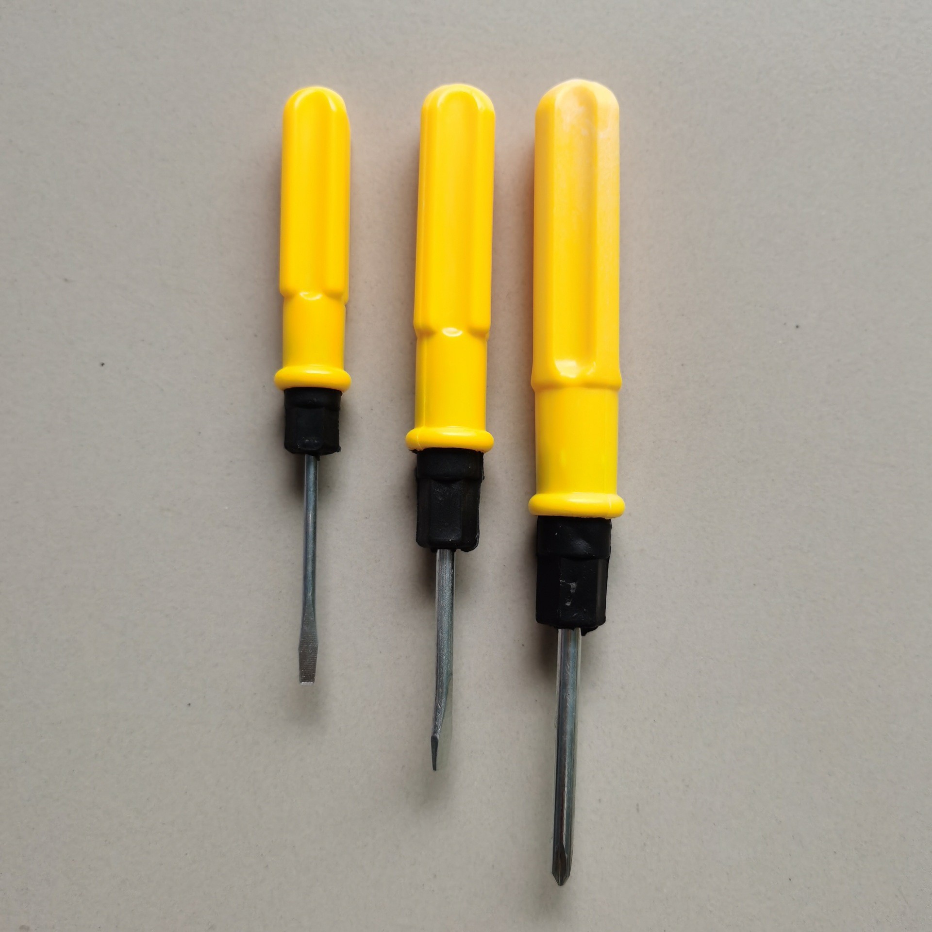 Wholesale of 2-inch, 3-inch and 4-inch dual-purpose screwdrivers with cross-shaped strong magnetic screwdrivers from the manufacturer details Picture