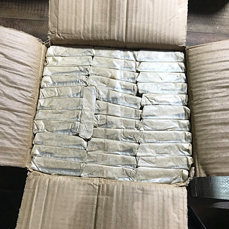 Wholesale bulk single-sided blade clips, eyebrow trimming blades, car film application scraper blades, glass glue removal and scraping blades Application Scenario